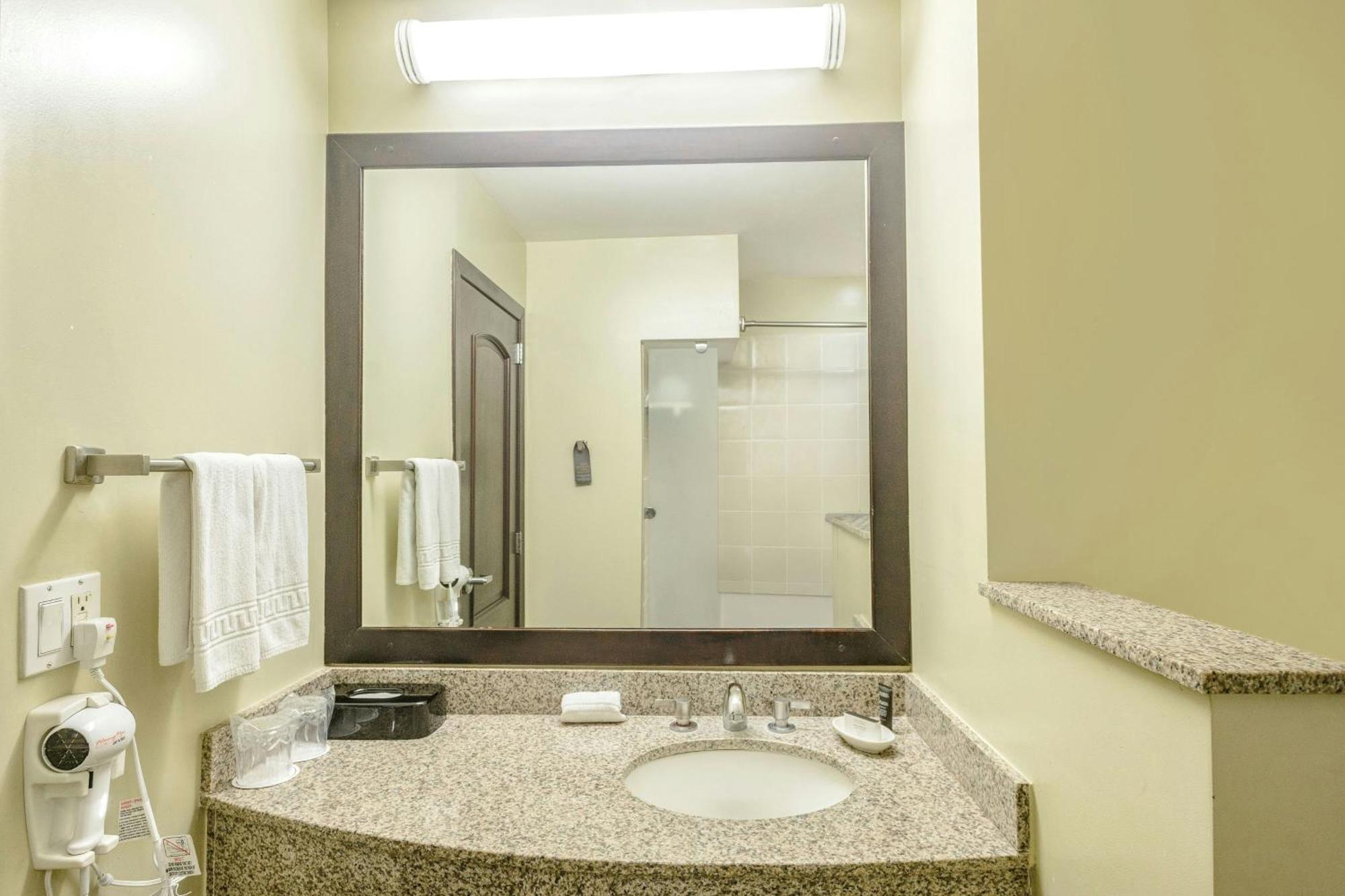 Courtyard By Marriott San Salvador Hotell Eksteriør bilde